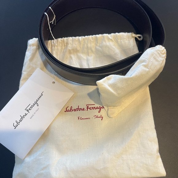 Ferragamo Reversible and Adjustable Gancini belt - Mens 32. New/Never opened - Picture 4 of 8